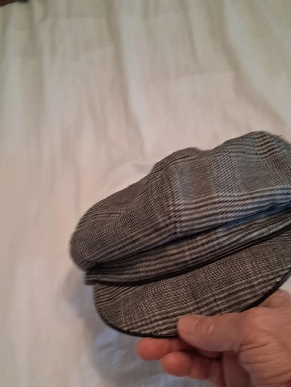 Banana Republic Women's Size S/M Black & White Glen Plaid Newsboy Cap. Fun